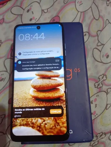 Vendo esse celular moto g05 com caixa carregador e nota fiscal 