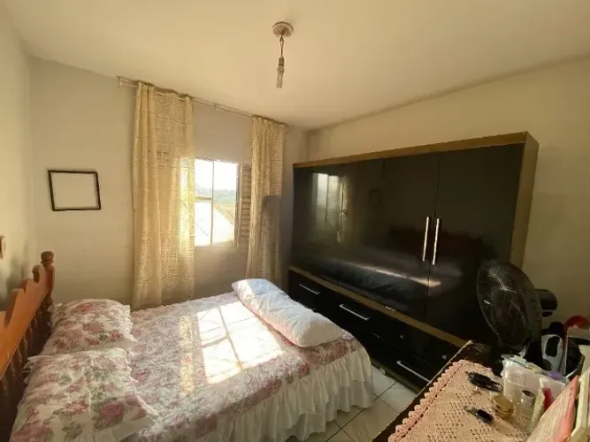Casa em Cambé - Vendo ou Troco por Casa na Praia