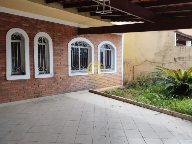 Casa residencial para Venda - Cidade Jardim, Jacareí - 3 quartos espaçosos, sendo 1 suíte 