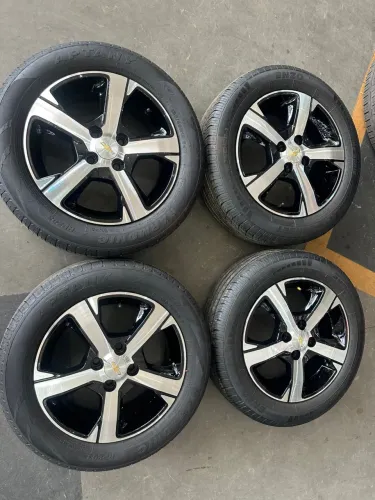 Rodas aro 15 gm chevrolet onix + pneus seminovos