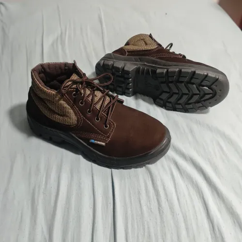 Bota Nobuck Marluvas N 41 (NOVA, NUNCA FOI USADA)