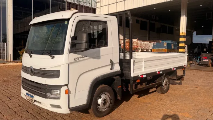 VW Express ano 2019/2020 CNH B dirige , ar condicionado, vidro elétrico, som pneus novo