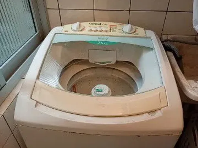 Máquina de lavar roupas Consul Maré capacidade de 7,5 kilos funcionando perfeitamente.