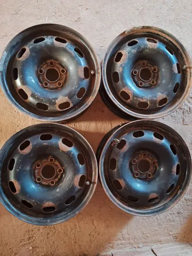 Vendo 4 rodas 5 furos aro 16