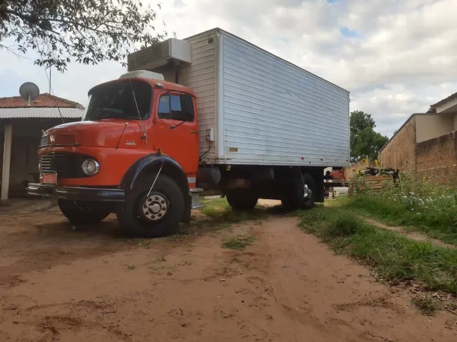 Caminhão refrigerado 