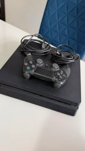 Vendo ps4 slim 1TB acompanha 1 controle original
