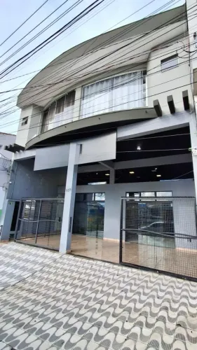 Imóvel Comercial à Venda em Votorantim | 585 m² de Construção, 4 Salas aproximadamente 60