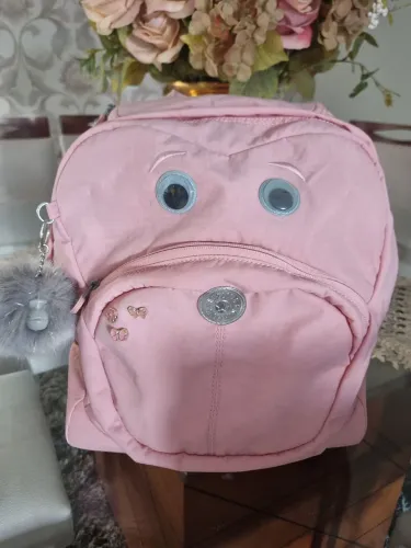 Mochila kipling semi nova tamanho médio