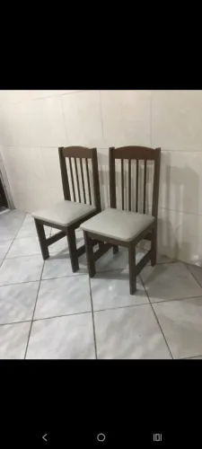 Cadeiras de madeira duas unidades