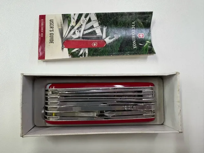 Victorinox Swiss Champ 33 funções original suíço - 1.6795