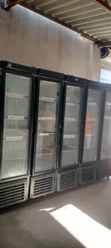 Vendo um freezer vertical, tem conversa