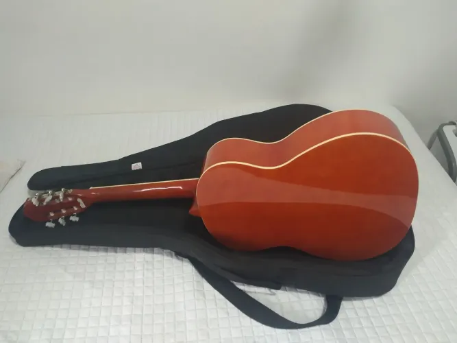 Estou vendendo um violão que comprei pra minha filha fazer aula mais não se adaptou-se ven