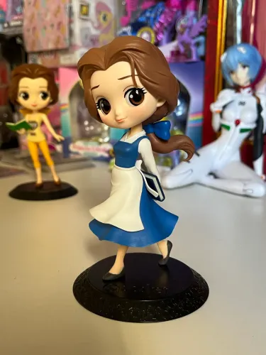 Disney Belle Qposket Figure Bandai Bela e a Fera Beauty and the Beast Camponesa