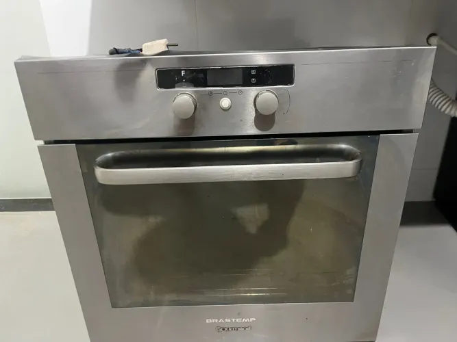 Forno Brastemp de embutir