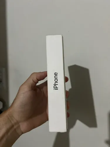 Caixa de iPhone 15 