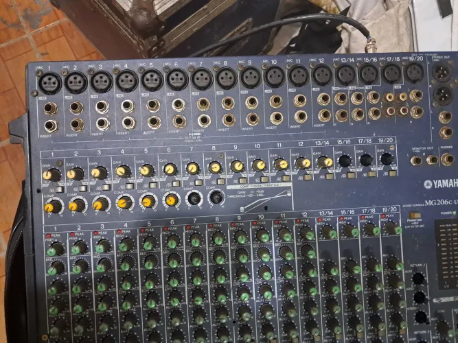 Mesa de som yamaha