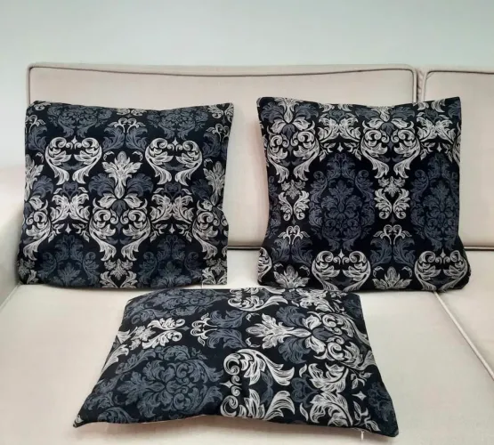 3 capas de almofadas com estampa em arabesco