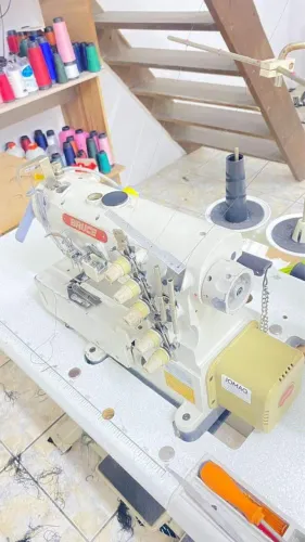 Vendo máquina de costura Cobertura