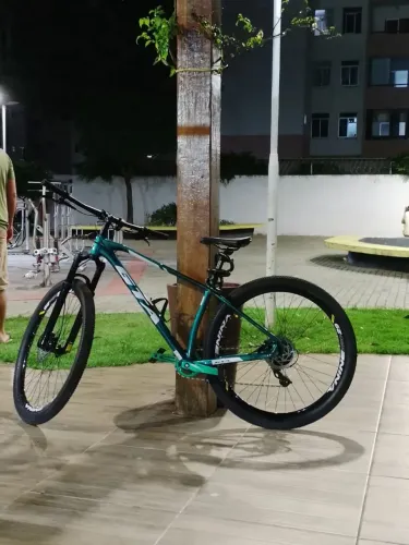 Bicicleta dois meses de uso