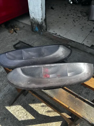 Par Lanternas Corsa Hatch Original Usadas 