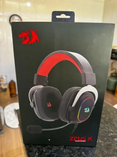 Fone Redragon Zeus X