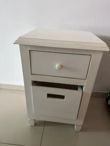 Mesa de canto para quarto