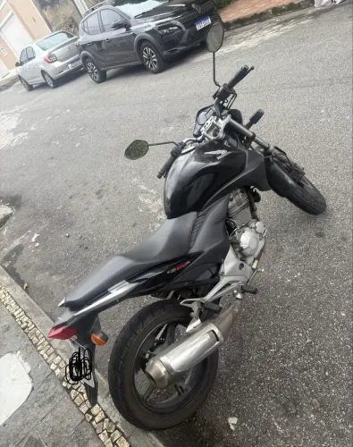 Cb 300