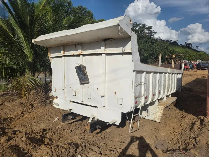 Caçamba truck 
