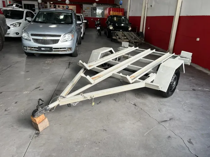 CARRETINHA PARA TRANSPORTE DE MOTO 2010