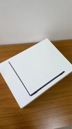 MacBook Air 512gb / 16gb RAM Lacrado - Apple M5, 13 Polegadas, Midnight