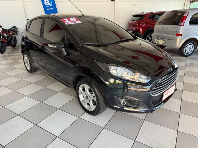 Ford Fiesta 1.6 SE Hatch 16V Flex 4P Powershift 2016