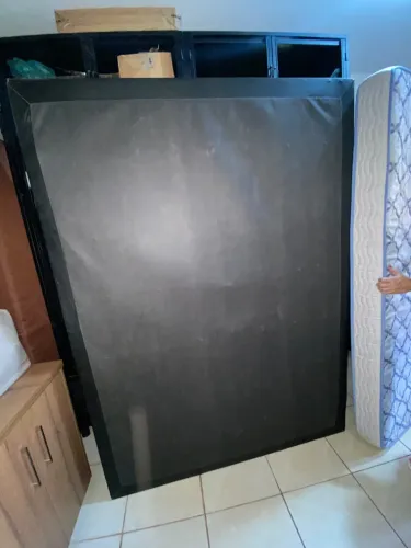 Vende Cama de Casal, muito boa