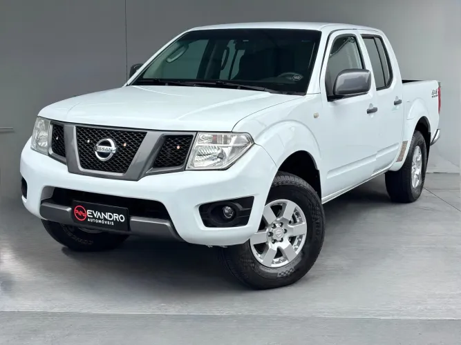 Nissan Frontier S CD 4X4 2.5 TB Diesel 2015