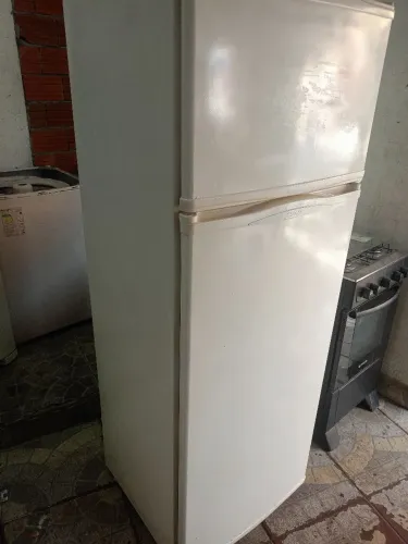 Geladeira cônsul funcionando perfeitamente