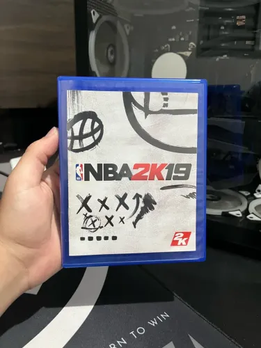 NBA 2K19 - Jogo Mídia Física Para PS4 (Também funciona no PS5)