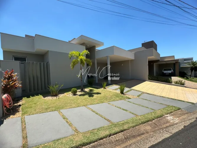 Condomínio Village Damha III - Linda casa à venda com 3 quartos sendo 1 suíte, casa rica e