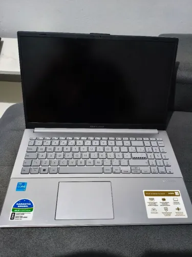 Notebook Asus vivobook 14/15. 237GB E 4 de RAM ótimo para estudo filmes e séries.