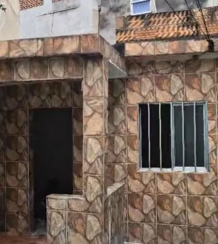Vendo uma casa
