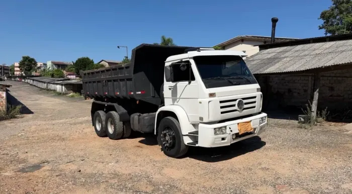 VW 17.210 6x2 caçamba 12 m³