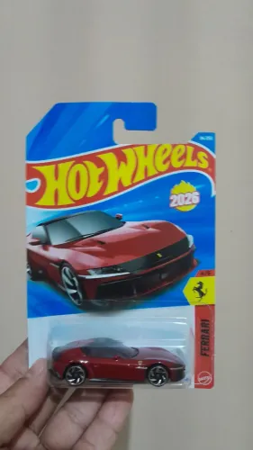 Hot Wheels Ferrari 12 cilindri 1:64