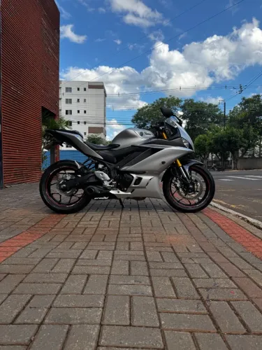 Yamaha R3