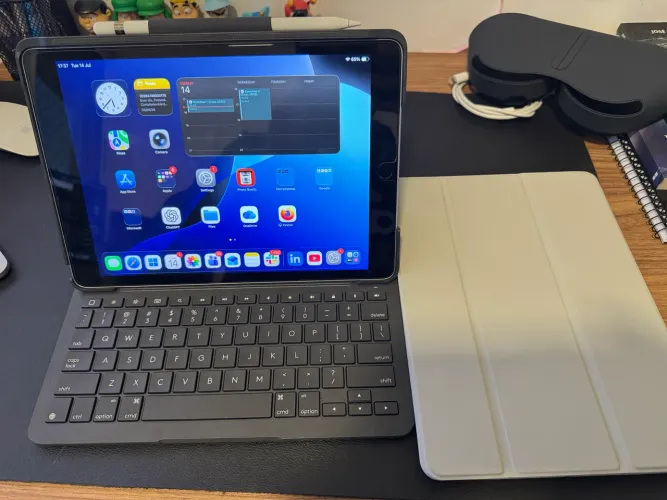 iPad 9 + Apple Pencil + Smart Keyboard Logi + capa + caixas