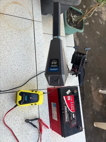 Vendo kit motor elétrico . Motor , bateria e carregador 