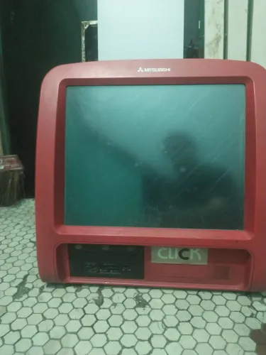 Terminal Industrial Mitsubishi PT6000E antigo no estado para peças ou restauração