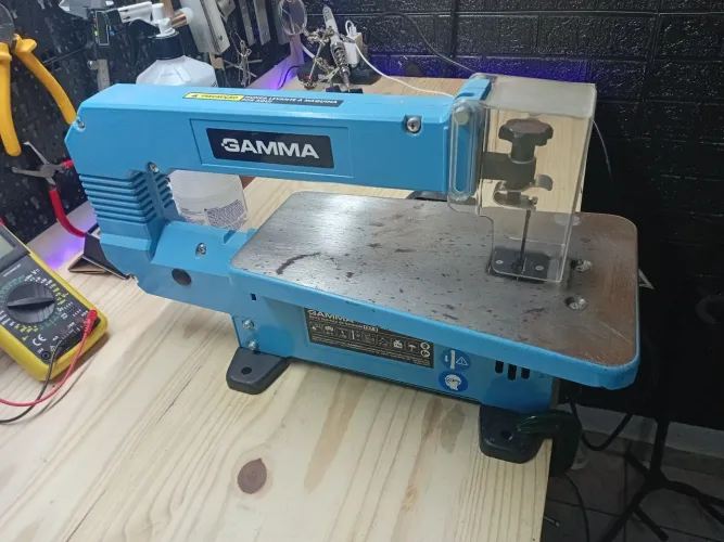 Serra tico-tico de bancada pouquíssimo uso 350$
