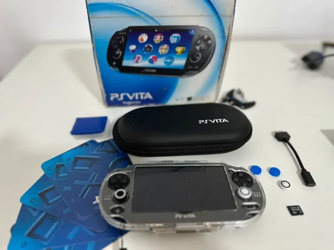 PS Vita Wi-Fi + Caixa + Cartão 512GB com Jogos - Excelente Estado