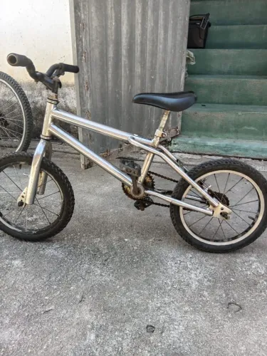 Bicicleta aro 16 cromada
