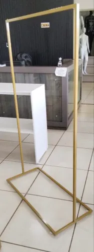 Arara Dourado 1,00m x 1,40m