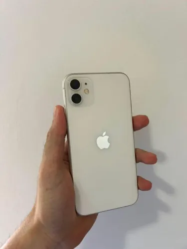 iPhone 11 64 GB 