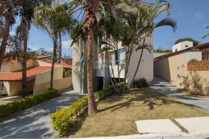 Casa para locação, 3 dormitórios e 1 suíte, Piscina e área gourmet, Condomínio Villaggio C